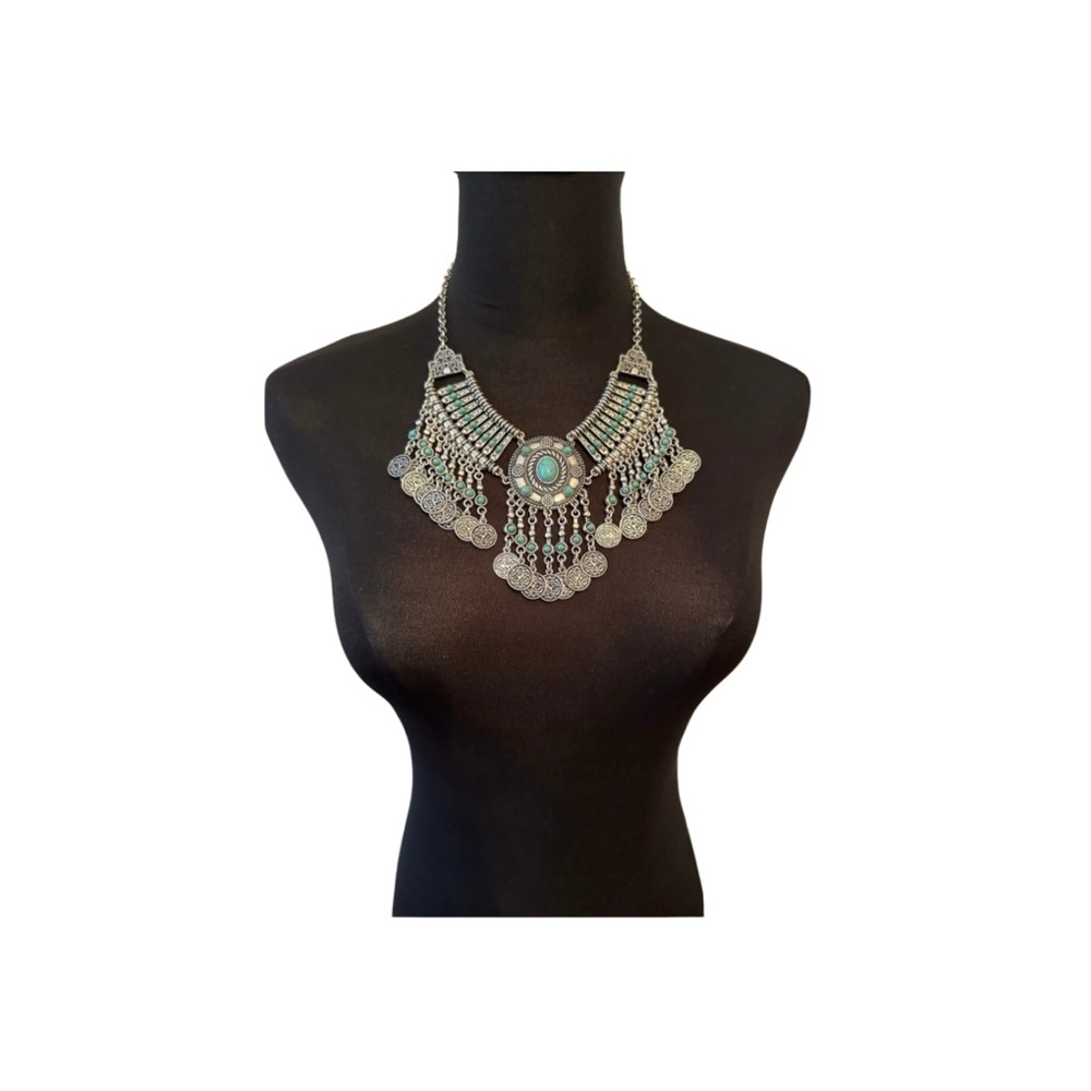 Mark by Avon “New Age Necklace and Earrings Set”